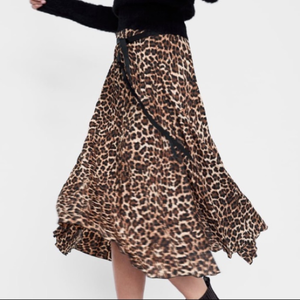 Zara Animal Print pleated Skirt